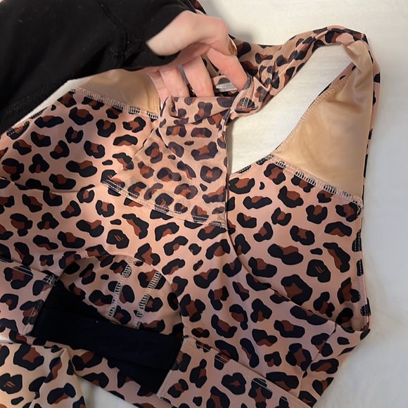 Fabletics PowerHold workout set - Picture 6 of 6